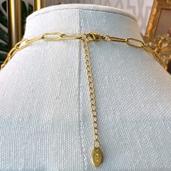 Freshwater pearl cross charm on 18kt gold plated 18” paperclip chain - Picture 6 of 6